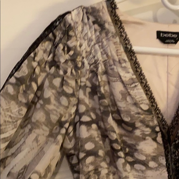 Bebe size 6 lightweight long sleeve dress - Picture 4 of 5